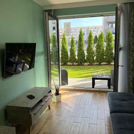 2 Tyskie Apartamenty Z Ogrodkiem Tychy Bagian luar foto