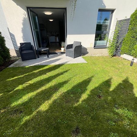 2 Tyskie Apartamenty Z Ogrodkiem Tychy Bagian luar foto