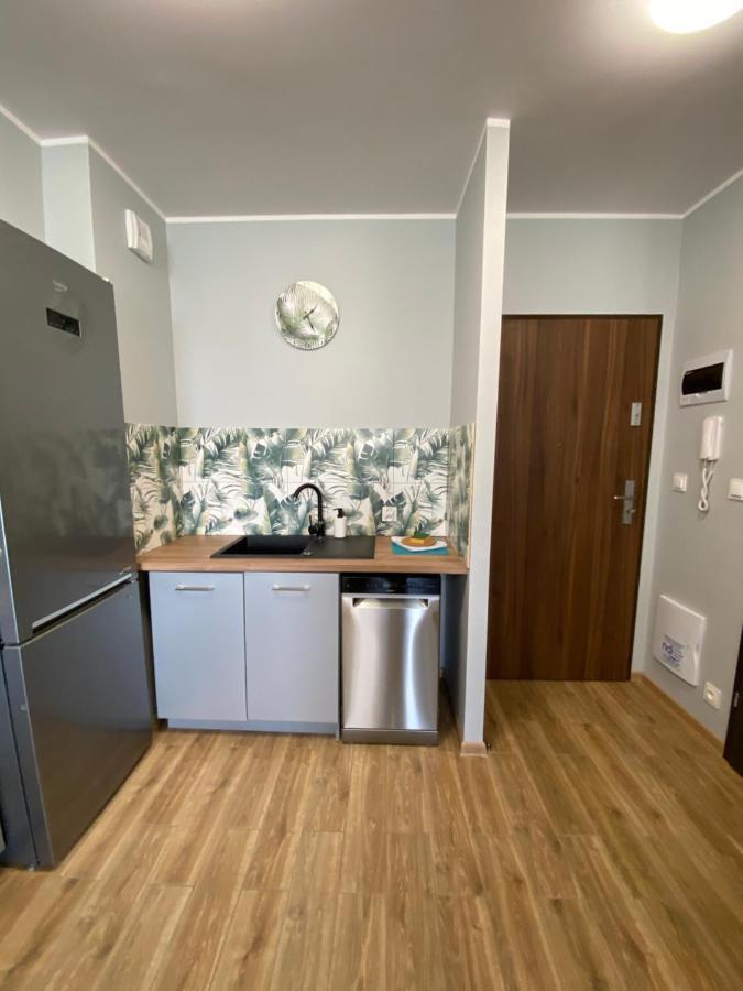 2 Tyskie Apartamenty Z Ogrodkiem Tychy Bagian luar foto