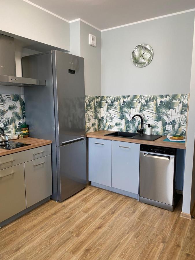 2 Tyskie Apartamenty Z Ogrodkiem Tychy Bagian luar foto