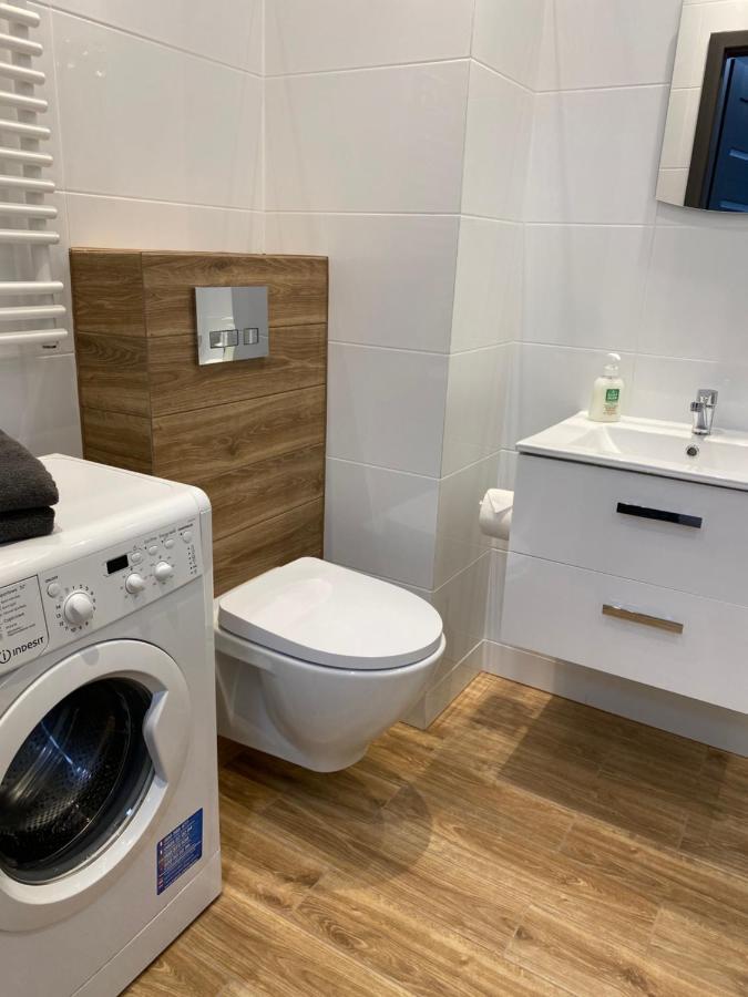 2 Tyskie Apartamenty Z Ogrodkiem Tychy Bagian luar foto