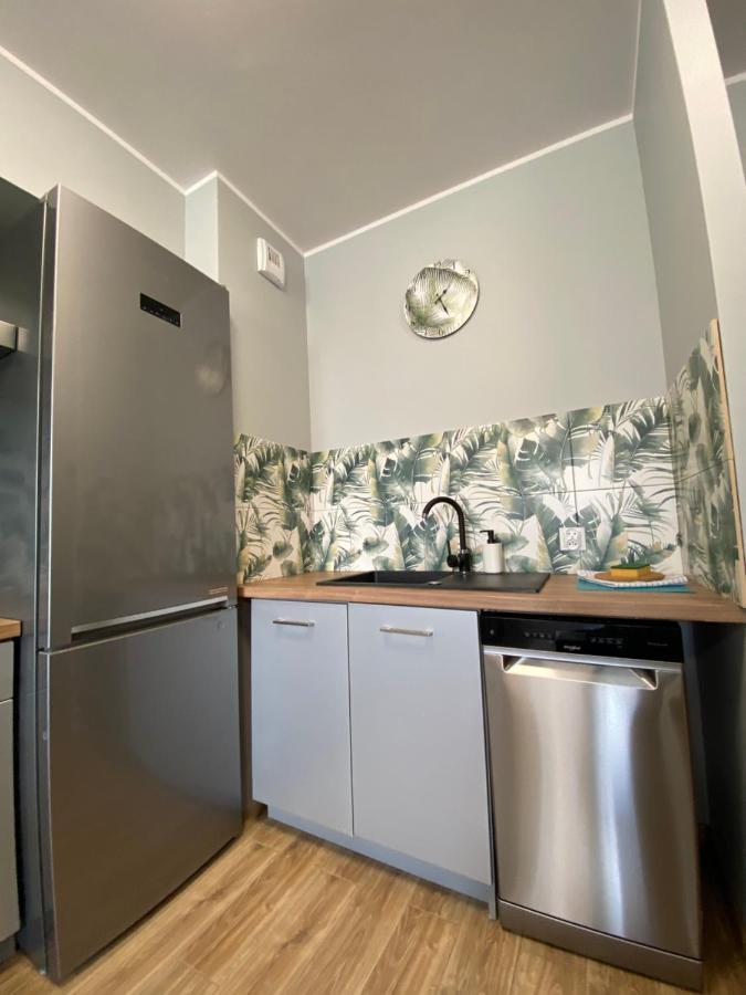 2 Tyskie Apartamenty Z Ogrodkiem Tychy Bagian luar foto