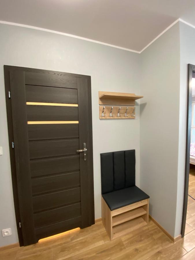 2 Tyskie Apartamenty Z Ogrodkiem Tychy Bagian luar foto