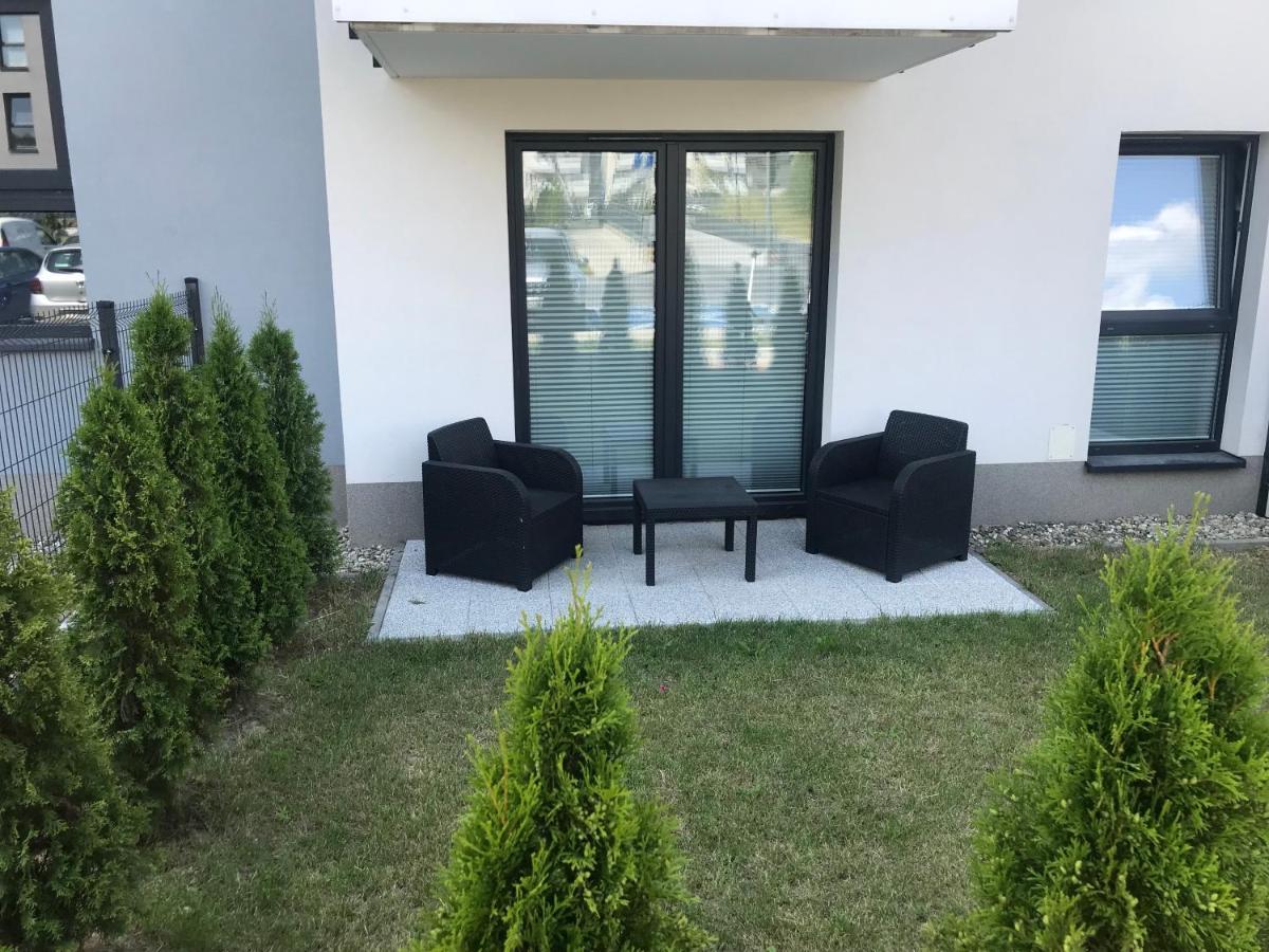 2 Tyskie Apartamenty Z Ogrodkiem Tychy Bagian luar foto