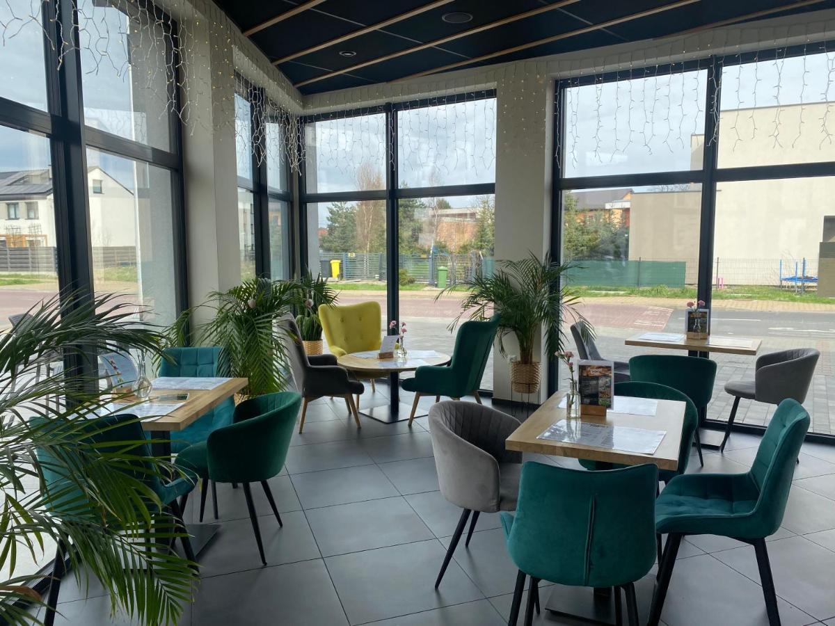 2 Tyskie Apartamenty Z Ogrodkiem Tychy Bagian luar foto