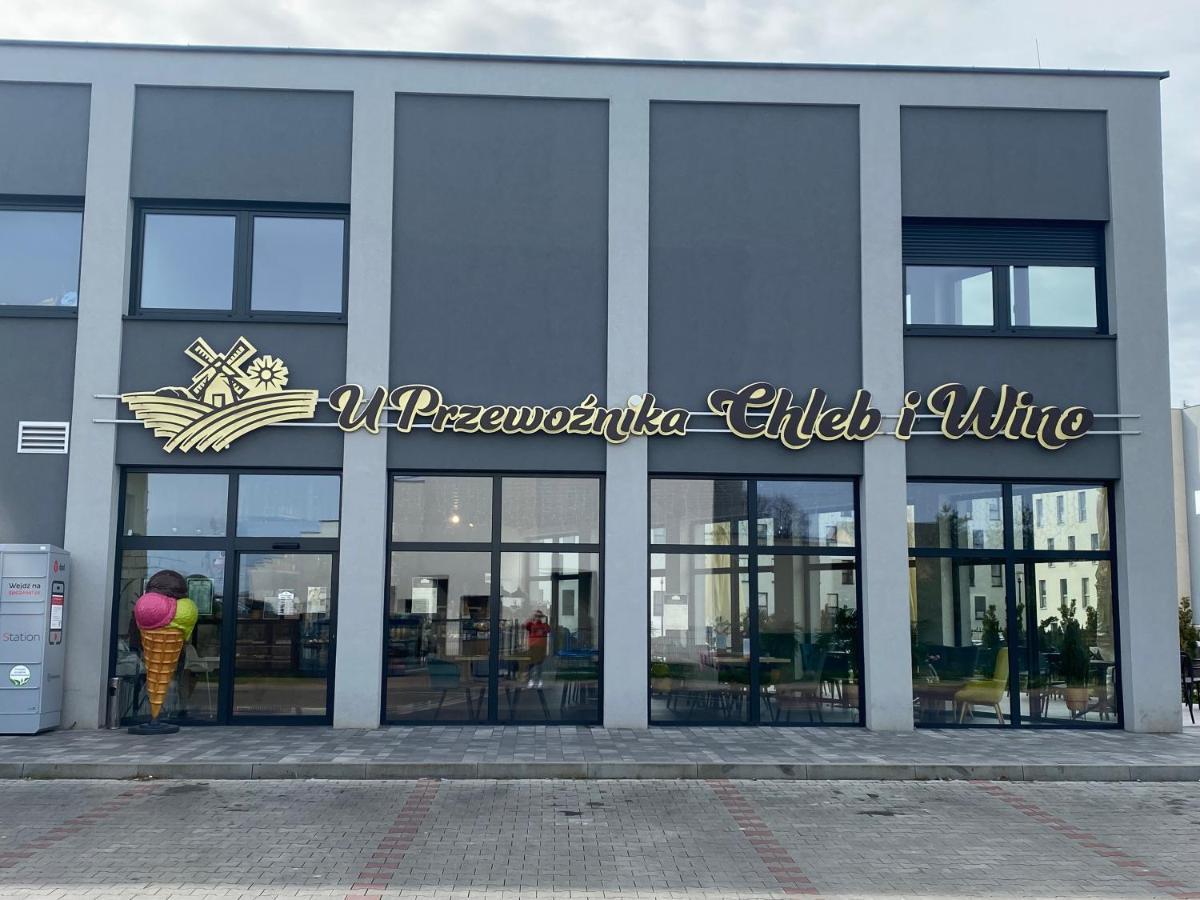 2 Tyskie Apartamenty Z Ogrodkiem Tychy Bagian luar foto