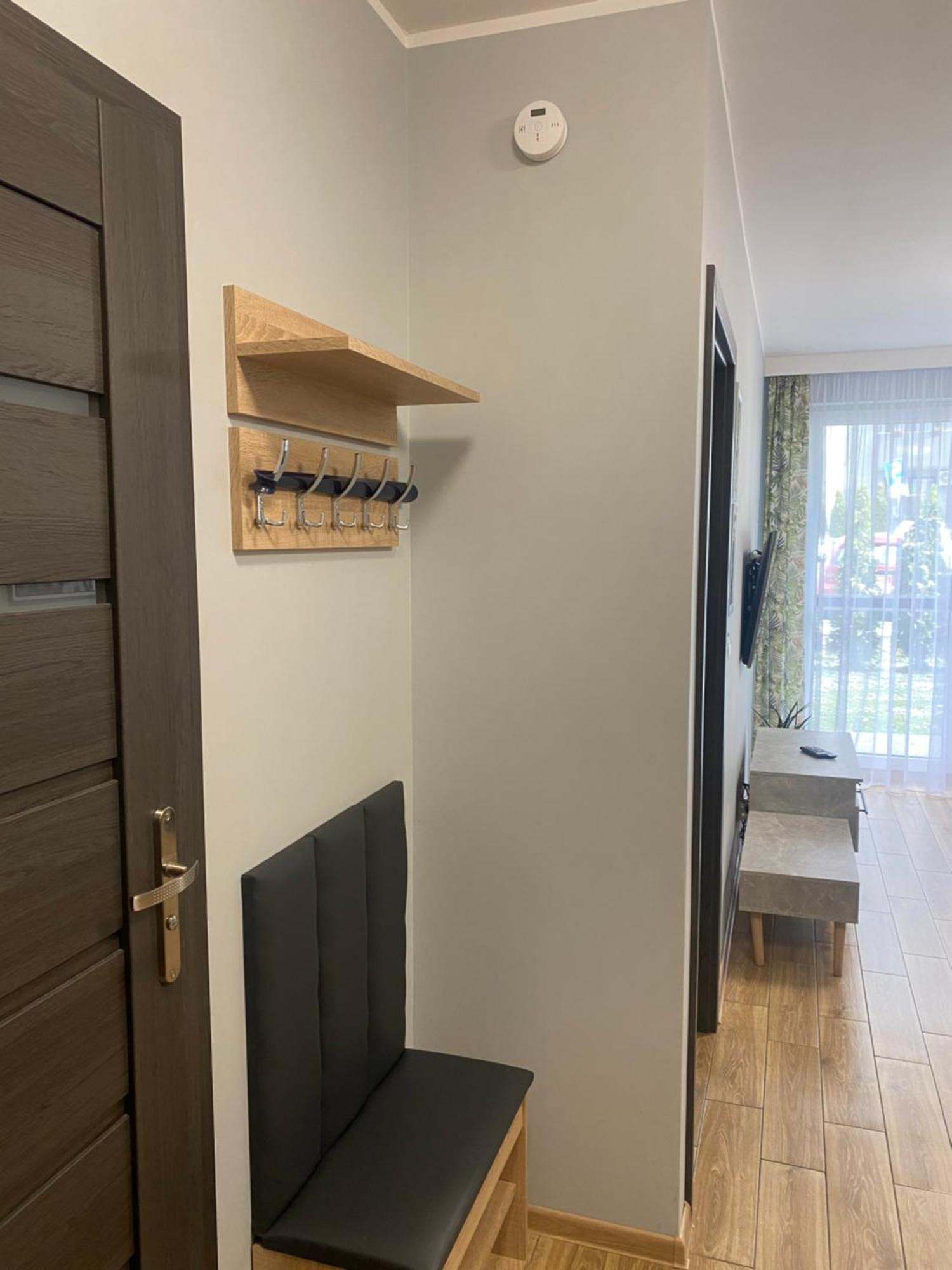 2 Tyskie Apartamenty Z Ogrodkiem Tychy Bagian luar foto