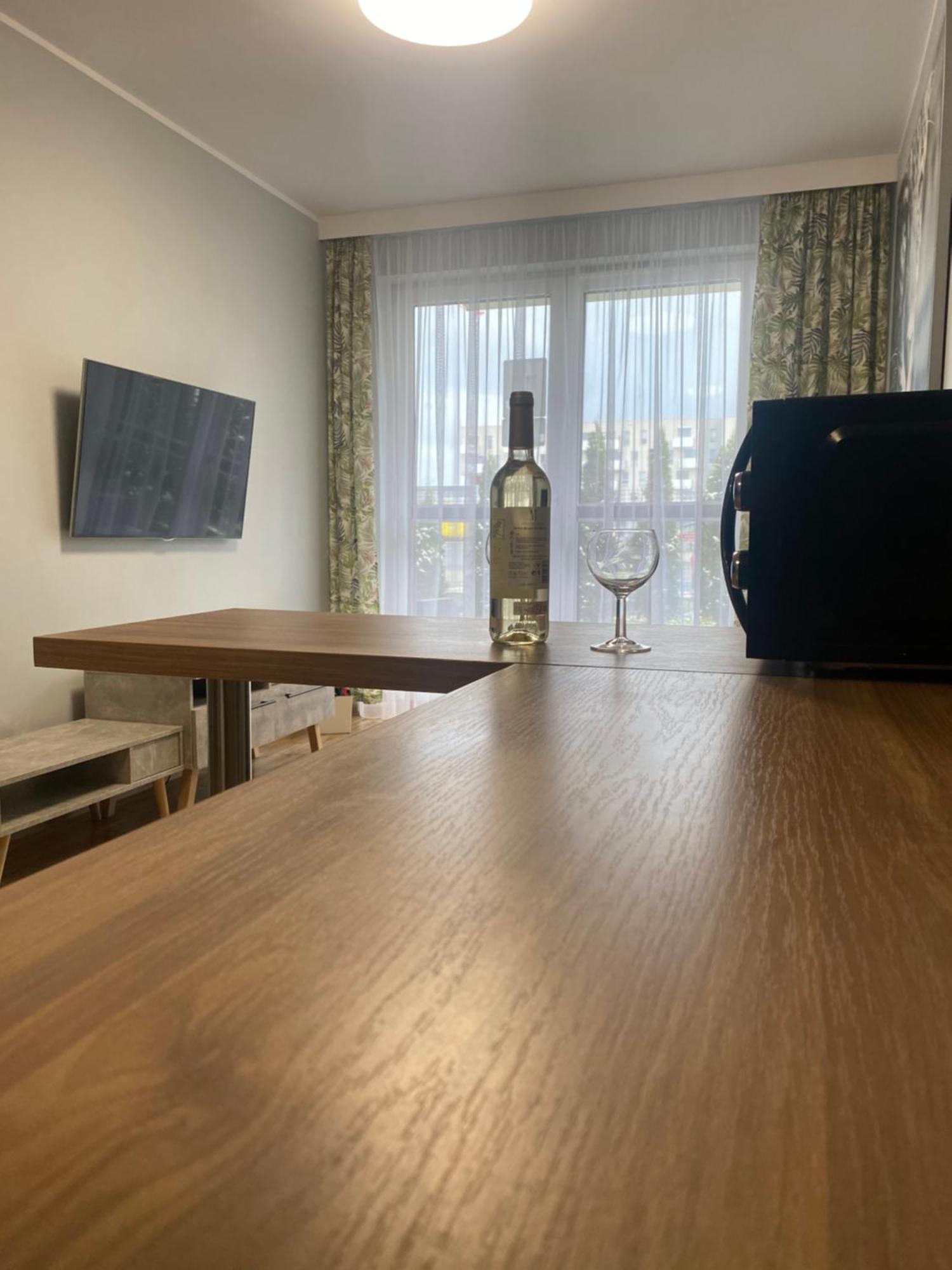 2 Tyskie Apartamenty Z Ogrodkiem Tychy Bagian luar foto