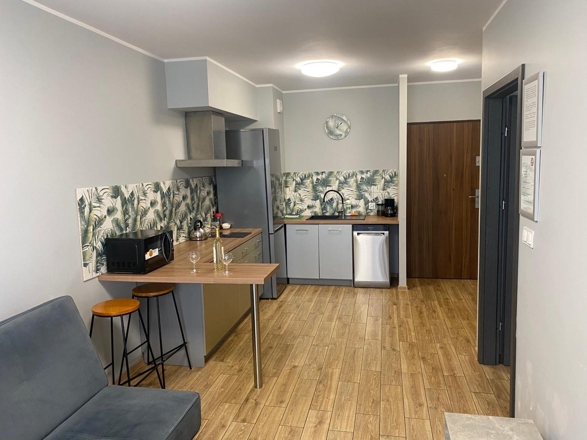 2 Tyskie Apartamenty Z Ogrodkiem Tychy Bagian luar foto