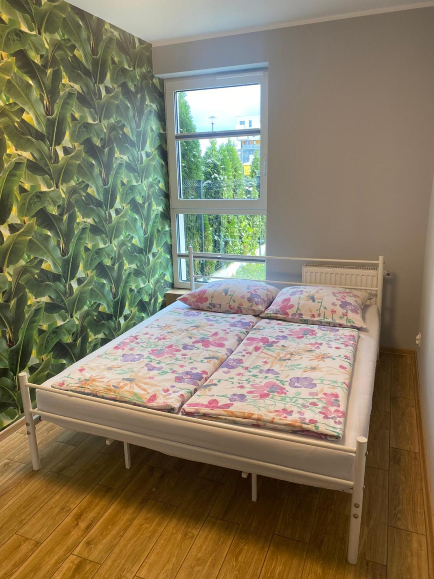 2 Tyskie Apartamenty Z Ogrodkiem Tychy Bagian luar foto